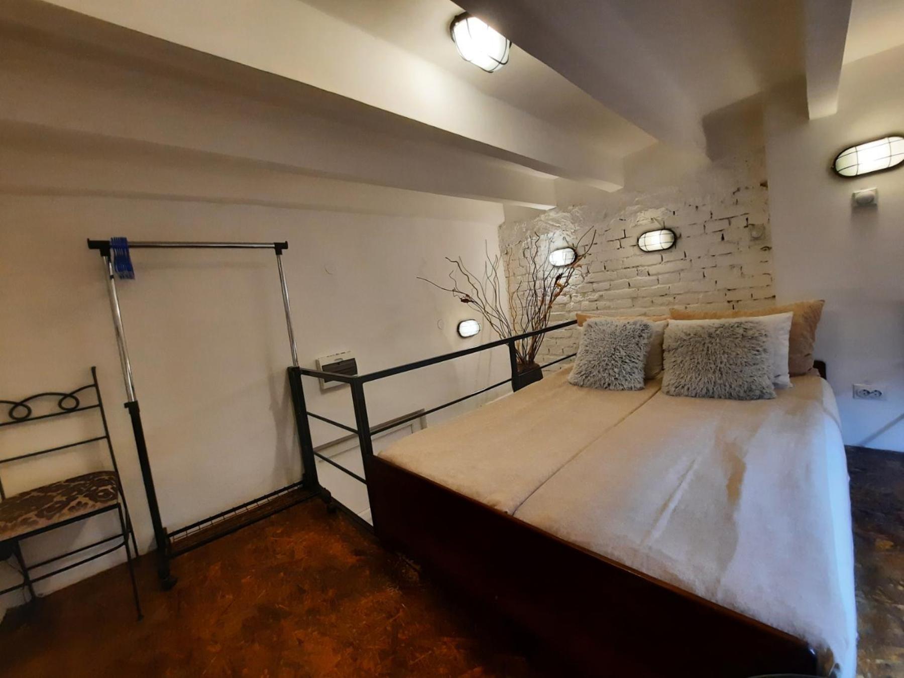 Authentic Belgrade Centre - Split Level Loft With Patio In Courtyard Lägenhet Exteriör bild